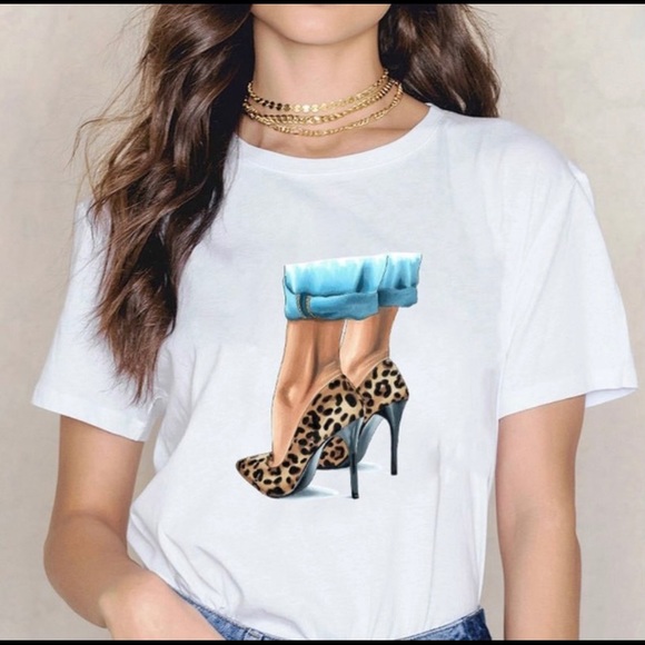 Graphic tee NWOT Leopard high heel pumps - Picture 4 of 5